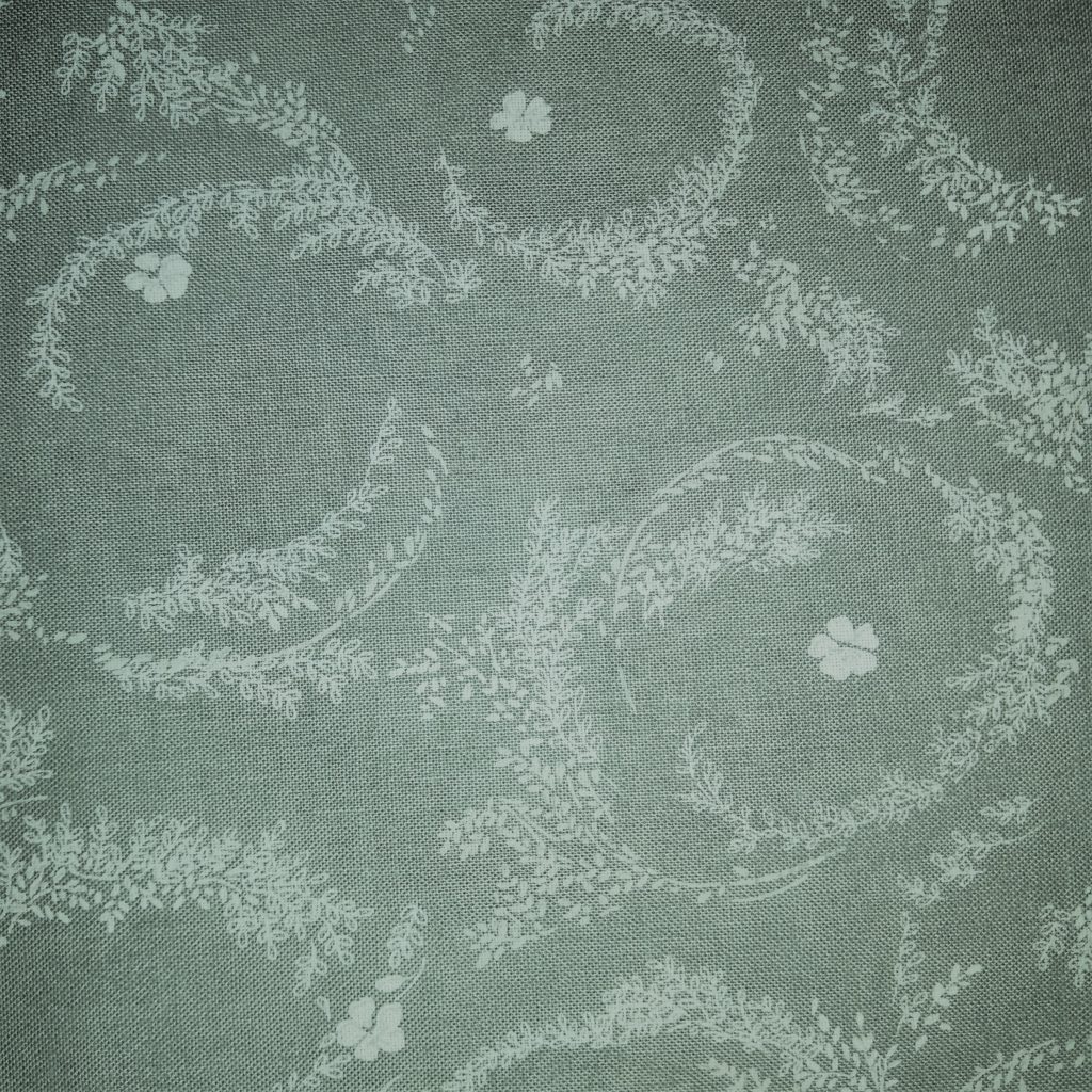 Quilt Gate Gentle Flowers Forest 593014C Fat Quarter A Heart